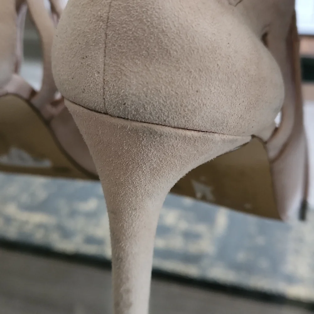 Shoes - Picture 4 of 6